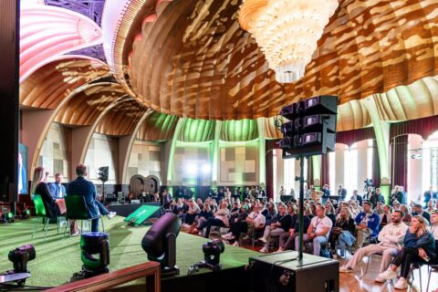 Arena-Stage auf dem POWWOW Sports Festival 2024 in der Rheinterrasse Düsseldorf