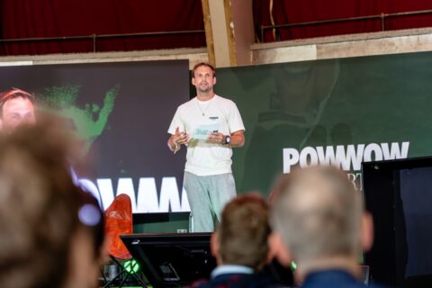 Mo Fuerste, Olympischer Hockey Champion auf dem PowWow Sports Festival 2024.